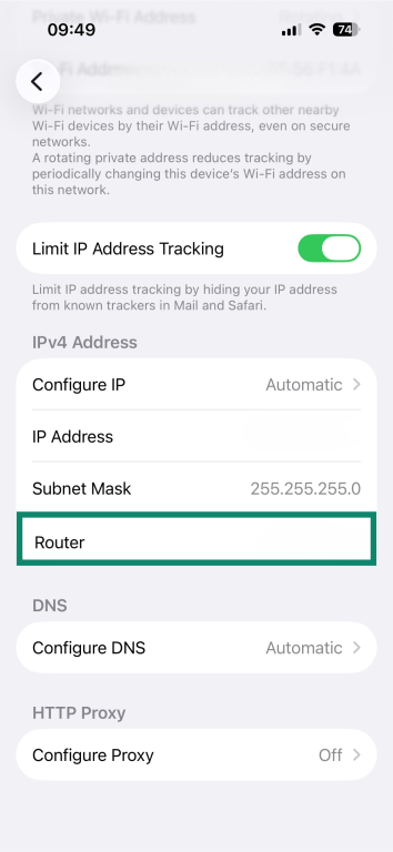 the Wi-Fi details with a highlighted Router row for the default gateway.